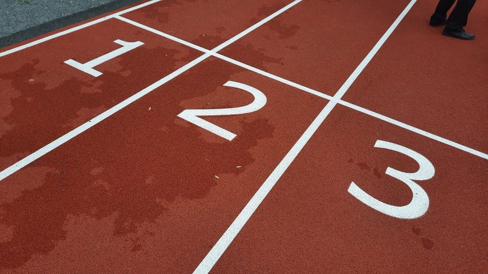 Bild på människor vid dator